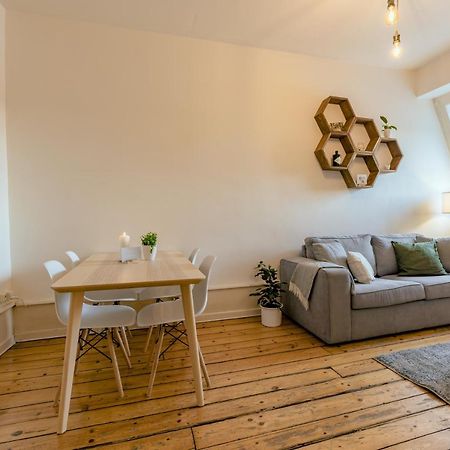 Eigene Wohnung Im Stadtzentrum Mit Wunderschoener Dachterrasse بيل المظهر الخارجي الصورة
