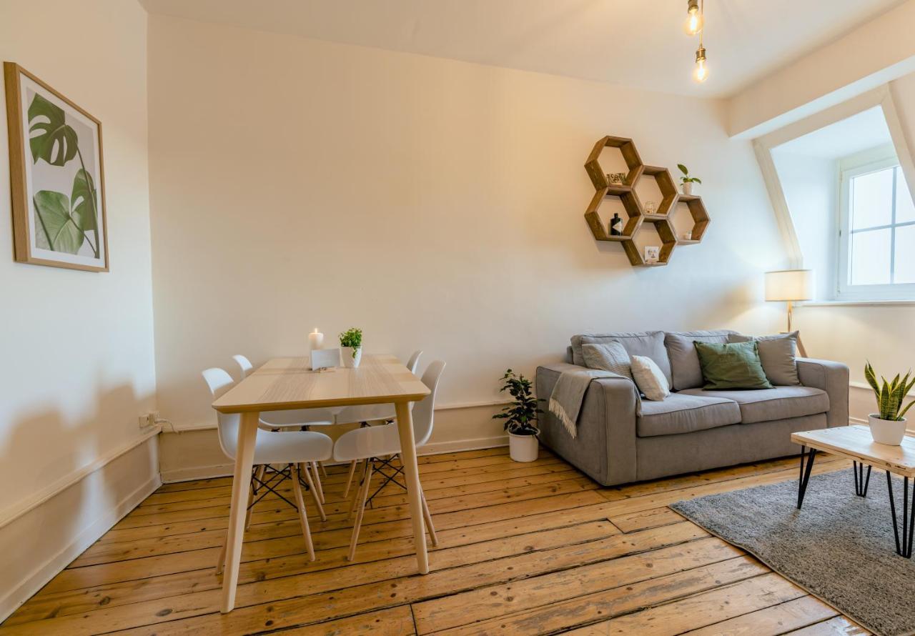 Eigene Wohnung Im Stadtzentrum Mit Wunderschoener Dachterrasse بيل المظهر الخارجي الصورة